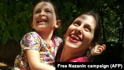 نازنین زاغری در سال ۱۳۹۵ در فرودگاه بازداشت شد.