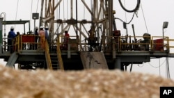 Нефтедобыча, иллюстративное фото