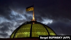 Ім’я підозрюваного, як і ім’я народного депутата, на якого він працював, СБУ не називає