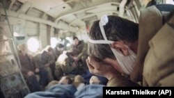 Соьлж-ГIалара беркеманца д1абуьгуш бу чевнаш хилла оьрсийн эскархой. Нохчийчоь, Чиллан-беттан 3-гIа ду, 1995-гIа шо