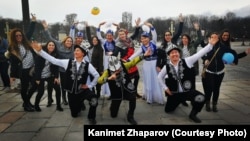 Представители кыргызской диаспоры во Франции.