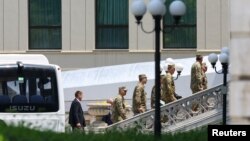 Чальцы ўкраінскай дэлегацыі прыбылі ў палац Чыраган у дзень другога раўнду мірных перамоваў паміж Расеяй і Украінай у Стамбуле, 2 чэрвеня 2025 году