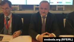 Павал Калавур (справа). Архіўнае фота.