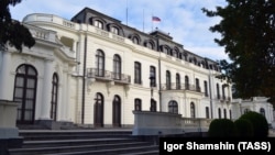 Будівля посольства Росії в Празі