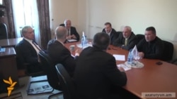 Եռյակում չեն ընդունում վարչապետի առաջարկը