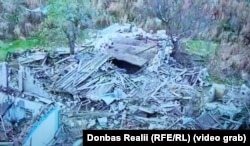 Російські піхотинці можуть ховатись, просто лігши на землю і накрившись шифером, розповідає Руслан