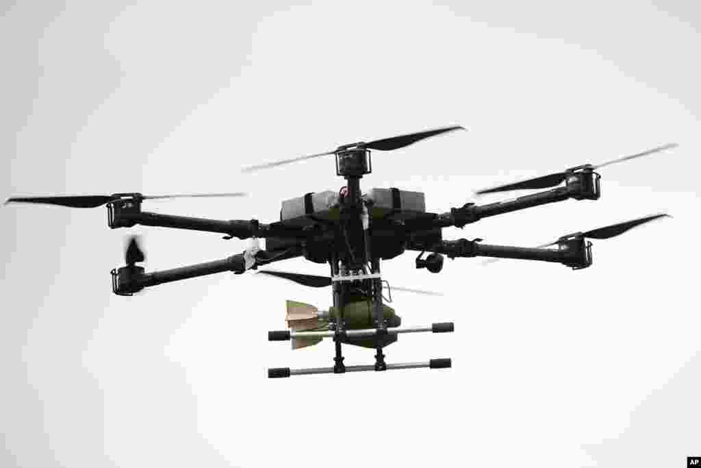 Дрон з бомбай