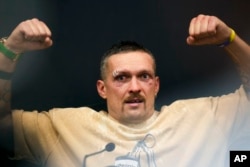 Олександр Усик під час пресконференції після своєї перемоги над британцем Тайсоном Ф’юрі, Ер-Ріяд, Саудівська Аравія, 19 травня 2024 року