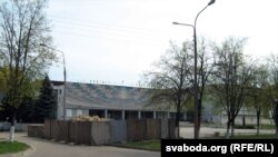 Пляцоўка перад ДК глухіх