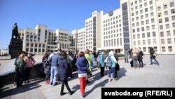 Архіўнае фота. Актывісткі руху «Маці-328» прыйшлі да Палаты прадстаўнікоў патрабаваць лібэралізацыі антынаркатычнага заканадаўства. Менск, 2 красавіка 2019 году