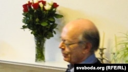 Арнольд Макмілін