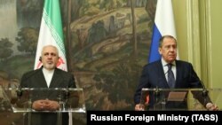 Министр иностранных дел России Сергей Лавров (справа) и министр иностранных дел Ирана Мохаммад Джавад Зариф
