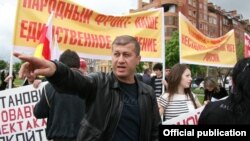 Тедеев проявил политическую активность, попытавшись принять участие в выборах президента Южной Осетии, но к участию в них не был допущен