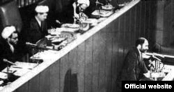 بهزاد نبوی در یکی از نشست‌های مجلس شورای اسلامی