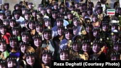 پاریس: ما همه یک نداییم (عکس از رضا دقتی؛ عکاس خبرنگار ایرانی)