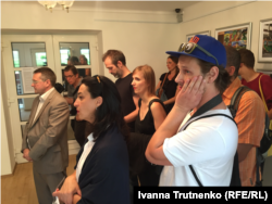 Відвідувачі виставки «Точка нуль» у Празі, 27 серпня 2018 року