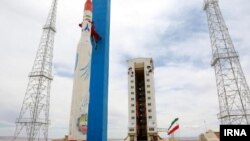 ایران از «پایگاه فضایی امام خمینی» در سمنان، برای پرتاب ماهواره استفاده می‌کند. 