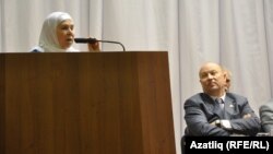 Фәүзия Бәйрәмова чыгыш ясый