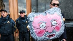 Під час акції «Імпічмент Коломойському» під стінами Офісу президента України. Київ, 20 вересня 2019 року