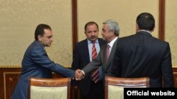 Президент Армении Серж Саргсян принимает представителей АРФ «Дашнакцутюн» (архив)
