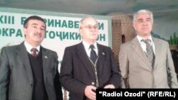 Саидджафар Усмонзода, председатель Демпартии Таджикистана (справа) на партийном съезде. Архивное фото
