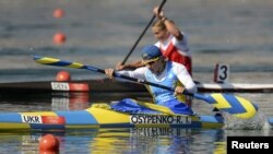 Інна Осипенко-Радомська на байдарці-одиночці у фінальному запливі