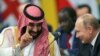 ولادیمیر پوتین، رئیس‌جمهوری روسیه (سمت راست) و محمد بن سلمان، ولیعهد سعودی