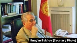 Чингиз Айтматов.