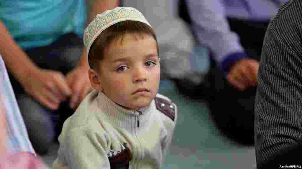 Кол Шәриф мәчетендәге узган Ураза гаетенең &nbsp;иң яшь вәкилләренең берсе