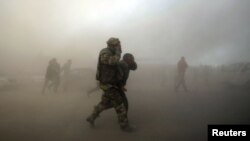 شورشیان در راس لانوف زیر بمباران نیروهای قدافی