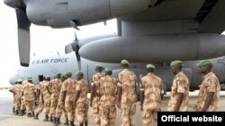 روز یکشنبه گذشته، دولت سودان تفاهم نامه ای با سازمان ملل و اتحادیه آفریقا امضا کرده تا نیروهای آفریقایی و سازمان ملل وارد سودان شوند.