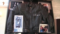 Куртку Шварценегера з фільму «Термінатор» привезли до Харкова