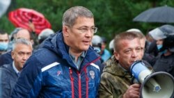 Радий Хәбиров Куштауда (сулда)