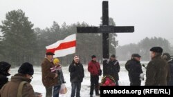 Каля крыжа пры Чарнігаўскай шашы