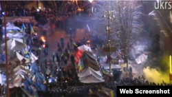 اعتراض‌های ضددولتی در اوکراین در پی آن آغاز شد که رئیس جمهوری این کشور از امضای پیمان همکاری اقتصادی با اتحادیه اروپا خودداری کرد- ۱۹ آذرماه ۱۳۹۲