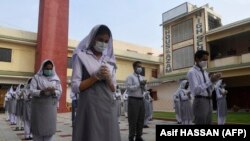 Учні в школі в Карачі, Пакистан, 15 вересня 2020 року