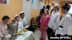 Алан мәктәбе укучылары Тукай туган көнне бәйрәм итә