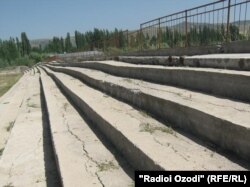 Нишастгоҳҳои майдони Марказии Ховалинг.