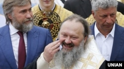 Намісник Києво-Печерської лаври митрополит УПЦ (Московського патріархату) Павло (на передньому плані). Київ, 27 липня 2017 року