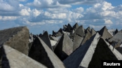 За даними відомства, під час штурму позицій у районі села Гнатівка Покровського району російські військові оточили і взяли в полон військовослужбовця ЗСУ (ілюстраційне фото)