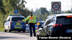 Germaniýa serhet barlaglaryny güýçlendirdi. Illýustrasiýa suraty.