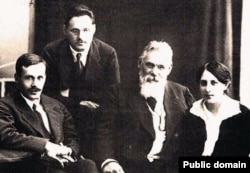 Левко Симиренко з дітьми