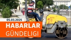 HG: Mekdepler gyz okuwçylaryň 'prezident sowgadyny' ýaşyl mata üçin saklap galýar