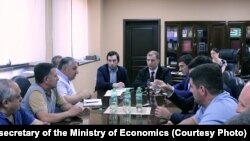 Важным направлением для вложения средств министр экономики назвал организацию бесплатного доступа к сети интернет в общественных местах