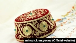 Qırımtatar örnekli fes, nümüneviy resim