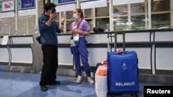 Ճապոնիա - Բելառուսցի մարզուհի Քրիստինա Տիմանովսկայան Տոկիոյի օդանավակայանում, 1-ը օգոստոսի, 2021թ.