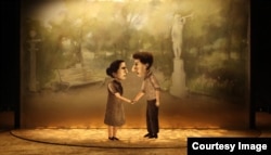 Володин прощается со своей будущей женой, уходя на войну - кадр из анимационного фильма "Ненаписанная пьеса"