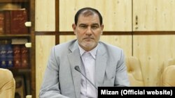 به گفته معاون دادستان کل ایران، از واحدهای صنفی خواسته شده که فعالیت‌های خود را به شبکه‌های اجتماعی بومی منتقل کنند.