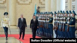Кыргызстандын жана Казакстандын президенттери Садыр Жапаров менен Касым-Жомарт Токаев, Астана. 2021-жыл, 2-март. 
