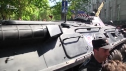 Протести у Вірменії: на вулицях з'явилася військова техніка